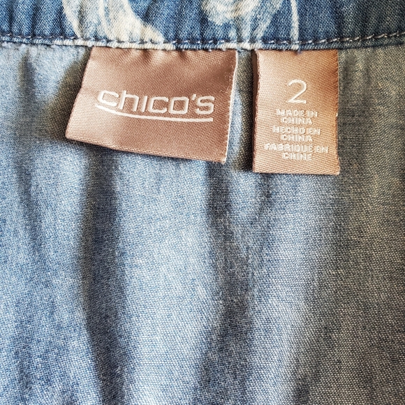 Chico's Soft Chambray 3/4 Rollup Sleeves Blue and White Floral Print Size Large - Picture 3 of 10